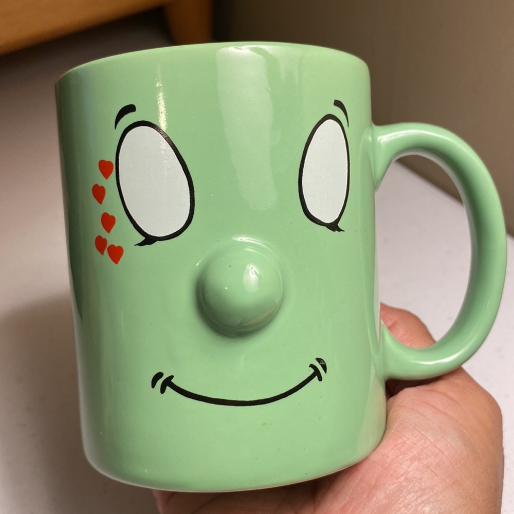 Novelty Green Smiley Face Mug - Picture 7 of 7